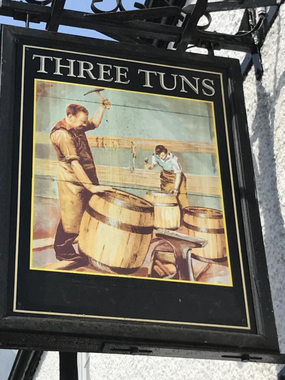 The Three Tuns Chepstow Exterior foto